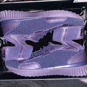 Fenty puma tennis shoes